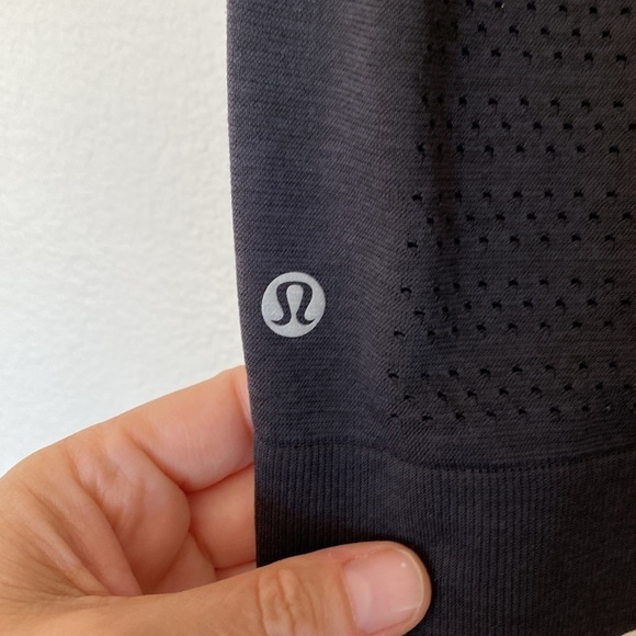 Lululemon breeze by muscle tank black perforated EUC - Picture 3 of 4